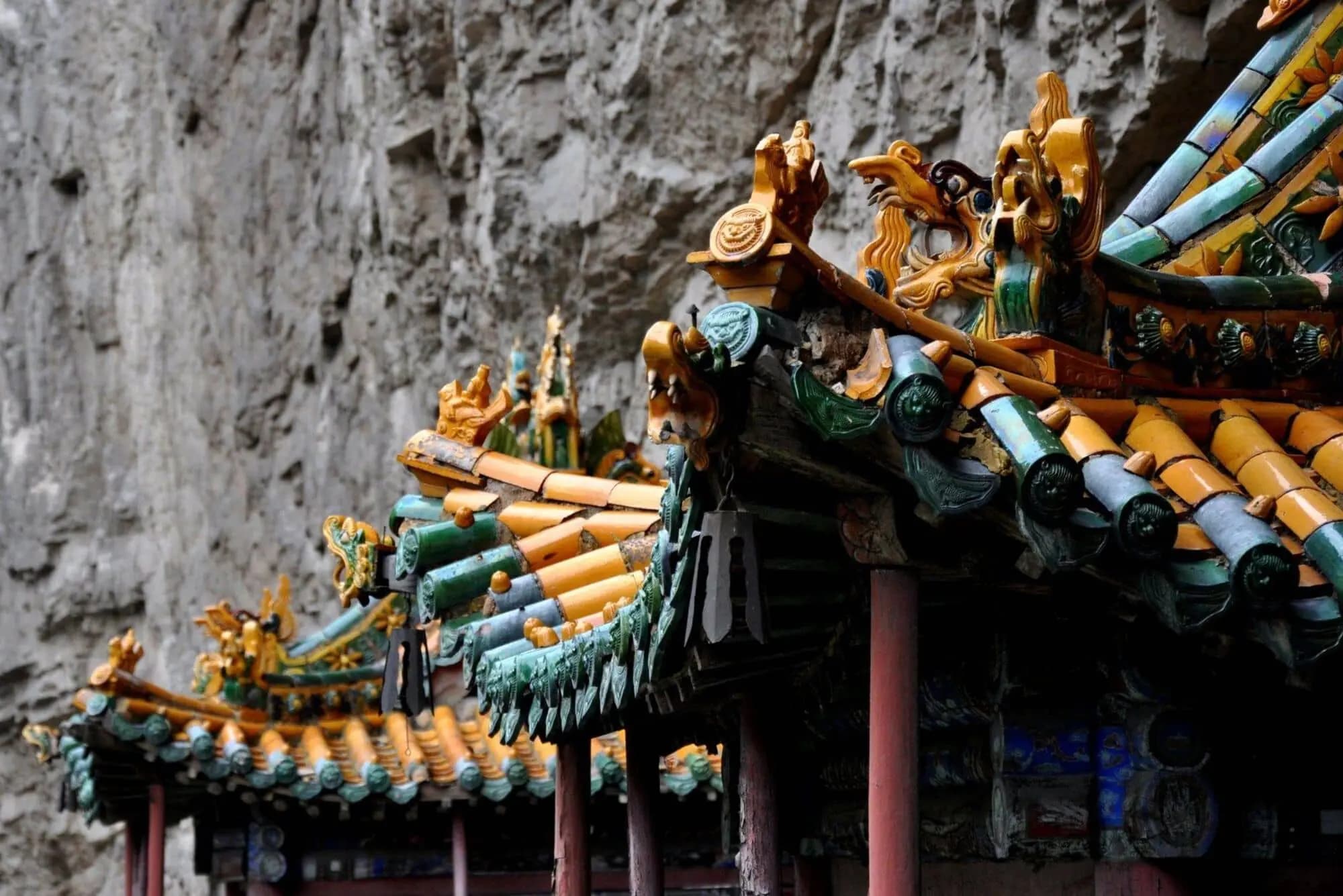 toiture en céramique d'un temple en chine